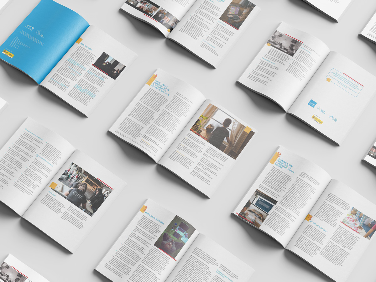 Ejemplo de aplicación de Identidad de la Escuela de emprendedoras Juana Millán en diferentes materiales: Bolsa de tela, triptico, tarjetas de visita, acreditación, sobre, díptico